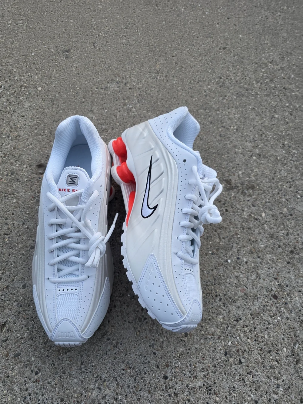 Nike Women's Shox R4 sneakers Women Size 8